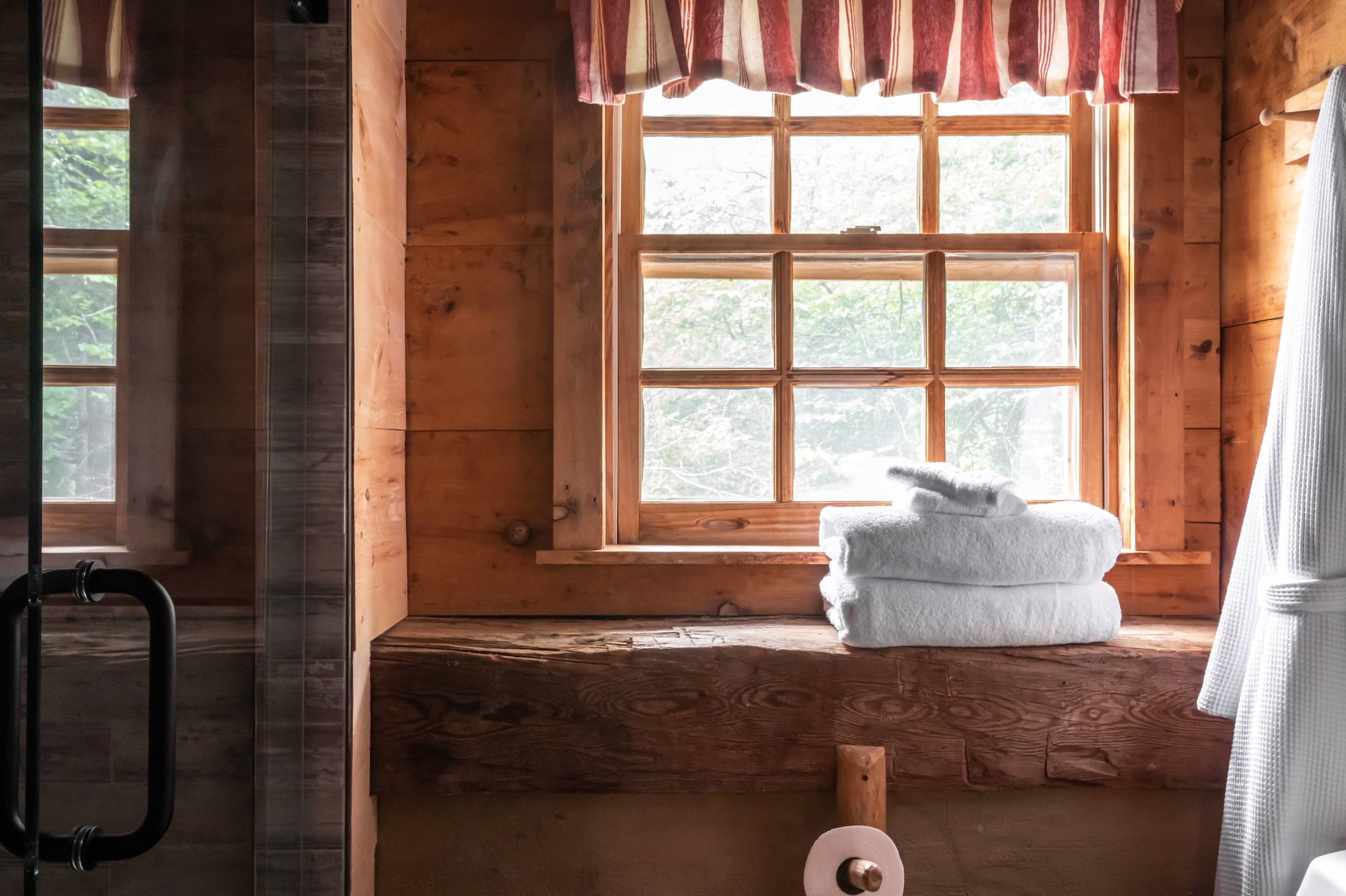 The upstairs bathroom in the Fugger Cabin at Barnsley Resort.