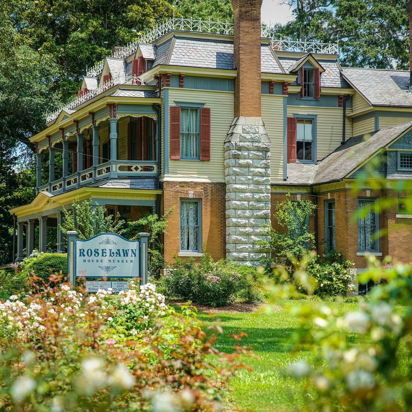 The exterior of Roselawn House Museum.