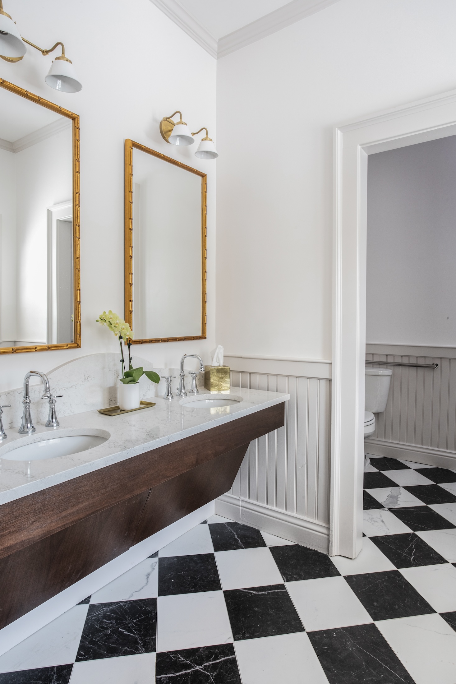 The accessible bathroom in Manor cottage at Barnsley Resort.