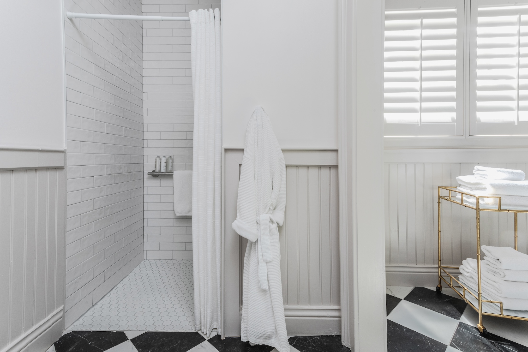 The accessible bathroom in Manor cottage at Barnsley Resort.